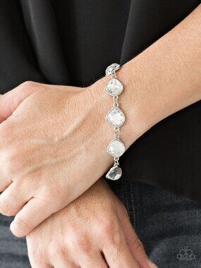 Paparazzi Bracelet (BH052)